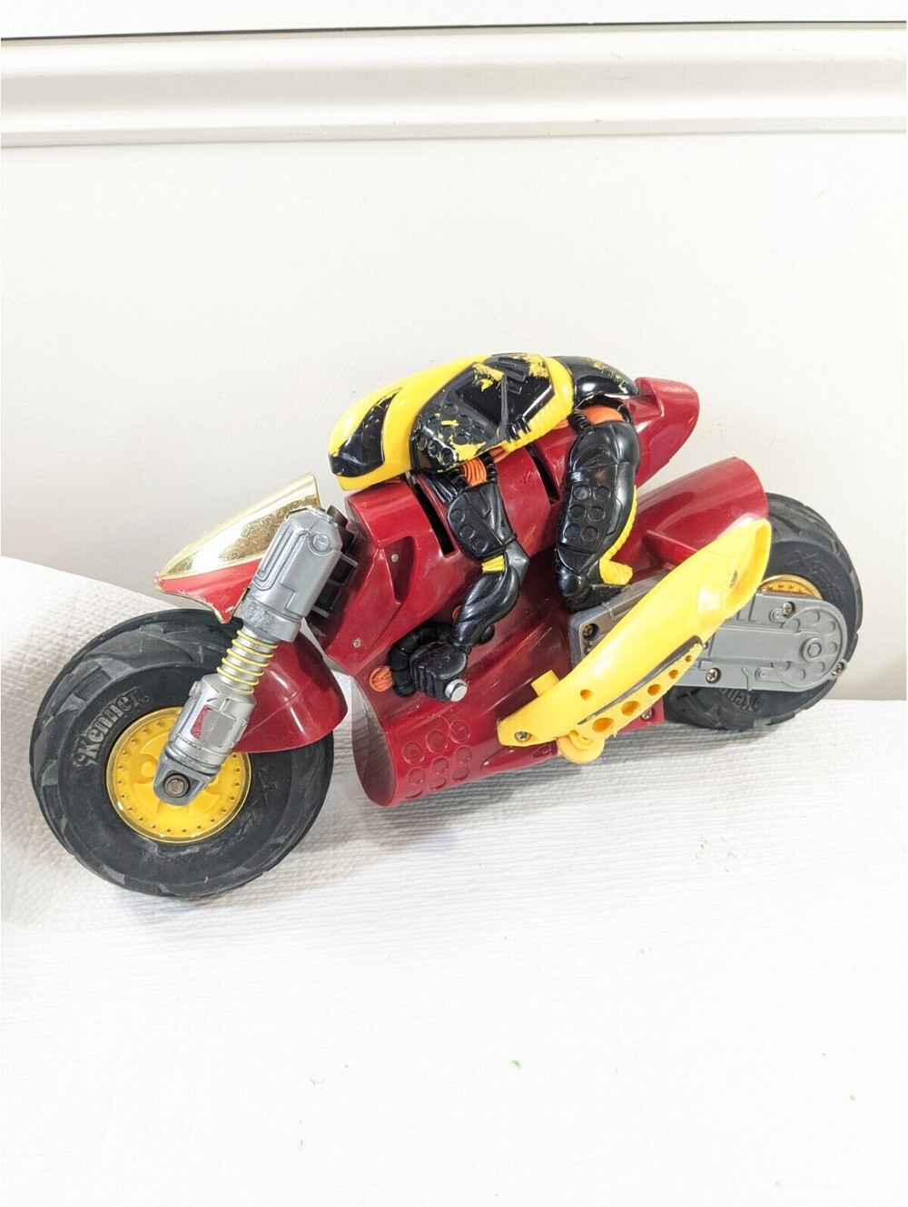 Vintage Kenner Ricochet stunt cycle motorcyle RC CAR XRC red yellow FOR PARTS